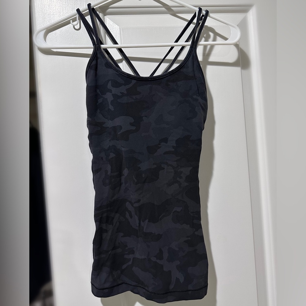 Lululemon Free to Be Nulu Camo Top Size 2